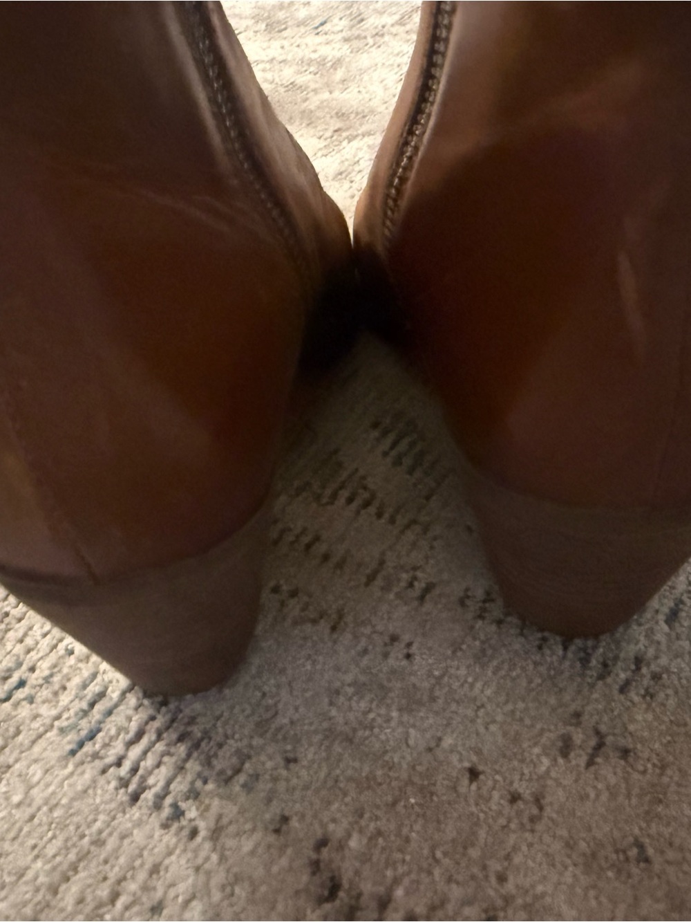 Frye Meghan Chestnut Brown Leather Ankle Booties with Block Heel. - Picture 3 of 16
